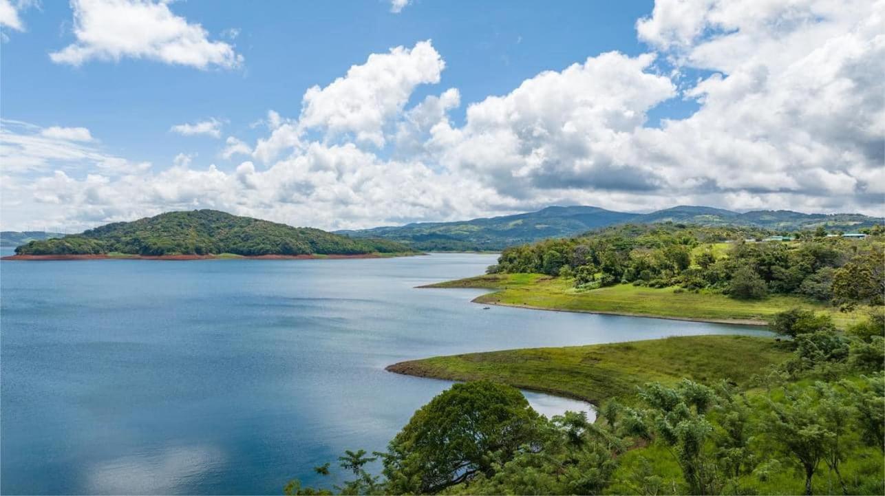 Tinajas Arenal Lakefront Lodge Nuevo Arenal Exterior foto